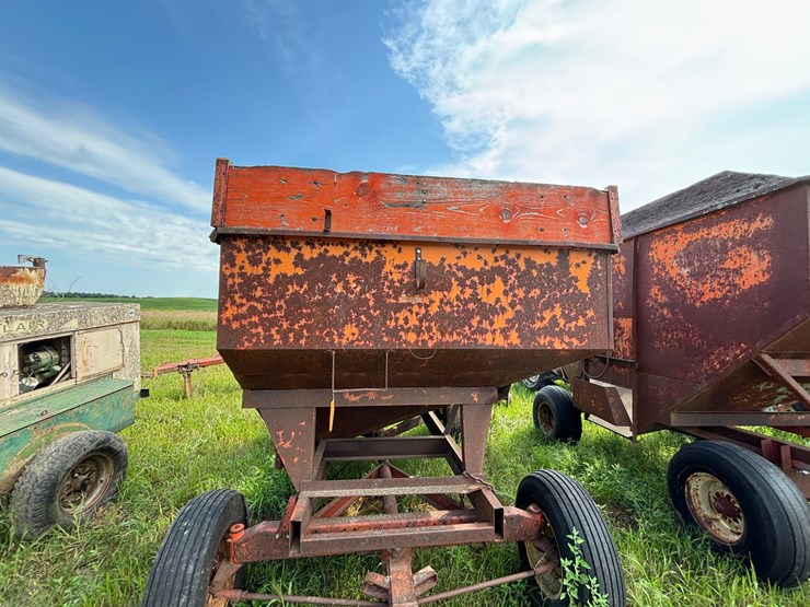 #2644-•-kelly-gravity-box-on-running-gear-image-21