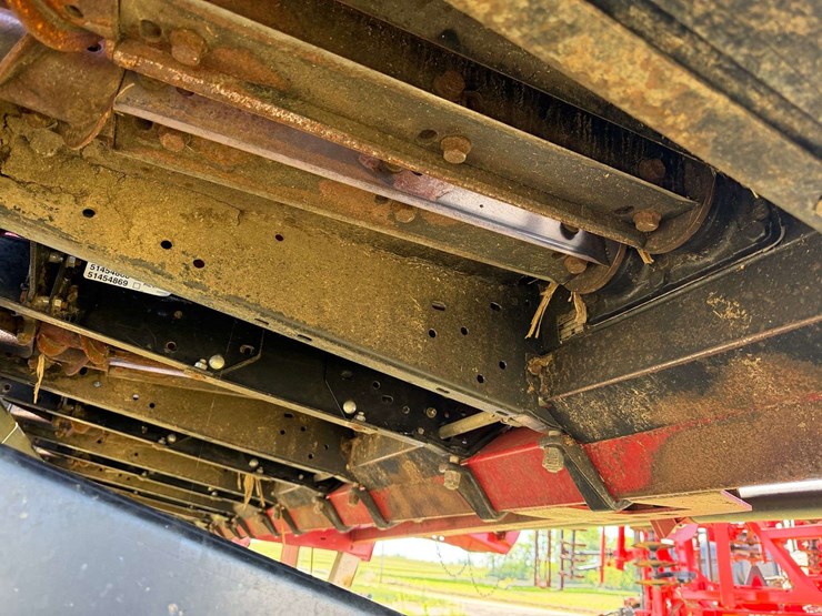 case-4412-12-row-corn-head-image-35