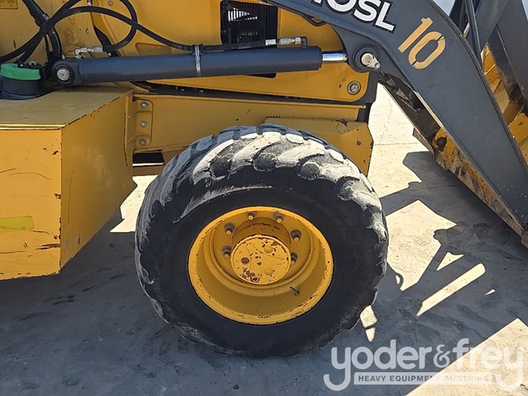 2019-deere-310sl-image-11