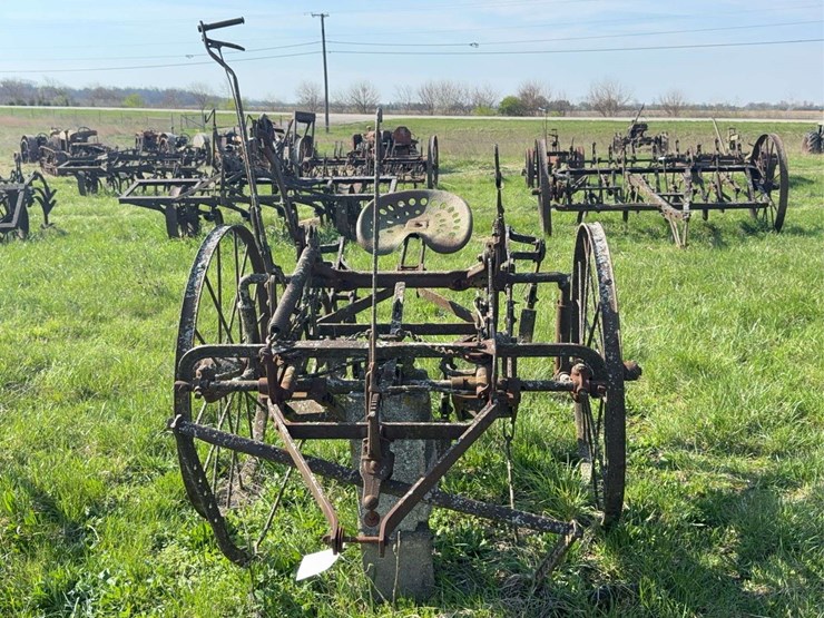 horse-drawn-cultivator-image-8