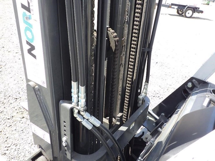 unicarriers-mcp1f2a25lv-forklift-image-15