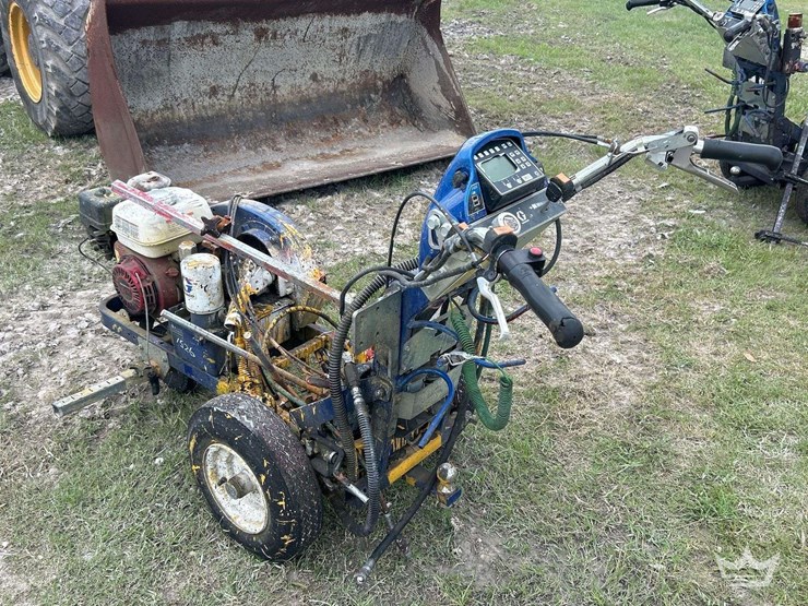 2018-graco-linelazer-v-200hs-hp-airless-line-striper-image-2