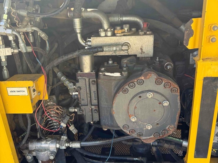 2014-komatsu-pc650-image-7