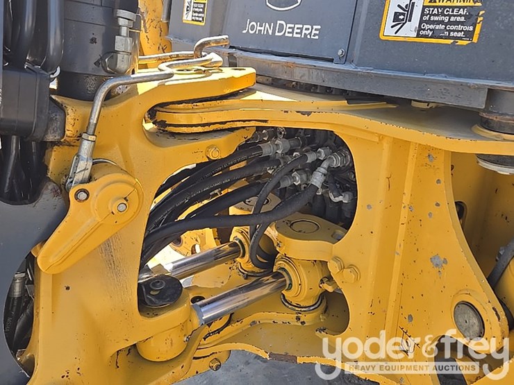 2019-deere-310sl-image-30