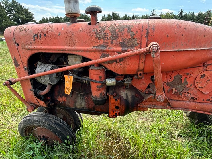 #2568-•-allis-chalmers-c-narrow-front-tractor-image-25