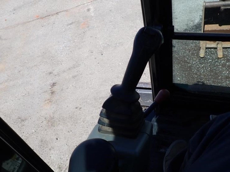 2021-bobcat-e26-image-21