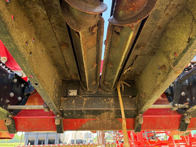 case-4412-12-row-corn-head-image-24