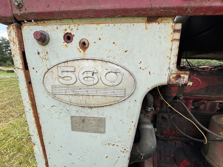 #2567-•-mccormick-farmall-560-gas-tractor-image-10