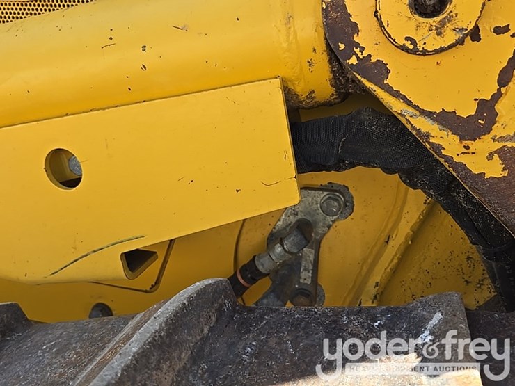 2023-komatsu-d61px-24-image-24