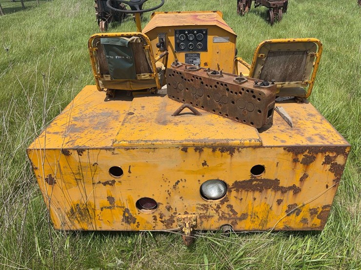 united-tractor-company-tug-image-16