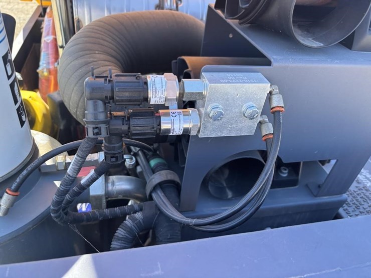 2023-atlas-copco-xas188-image-28