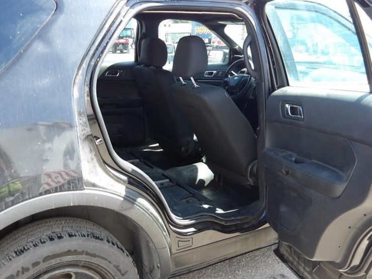 2019-ford-explorer-image-12