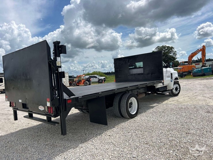 2019-chevrolet-silverado-5500hd-image-3