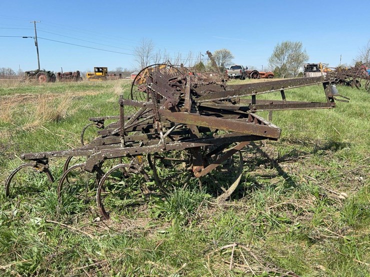 massey-harris-trail-field-cultivator-image-2