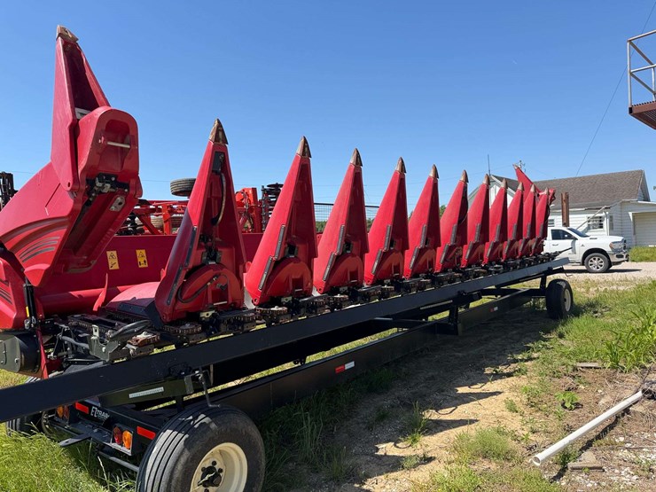 case-4412-12-row-corn-head-image-29