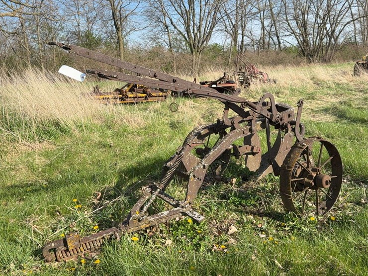 john-deere-12-image-5