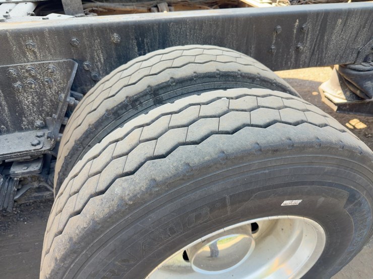 2018-kenworth-t680-image-21
