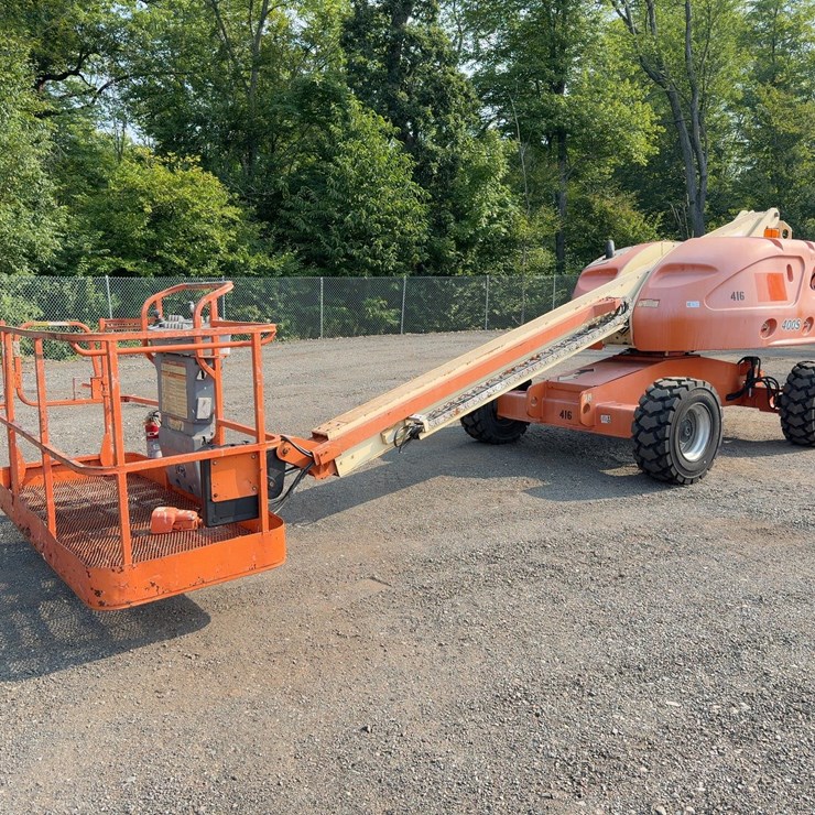 2004 JLG 400S