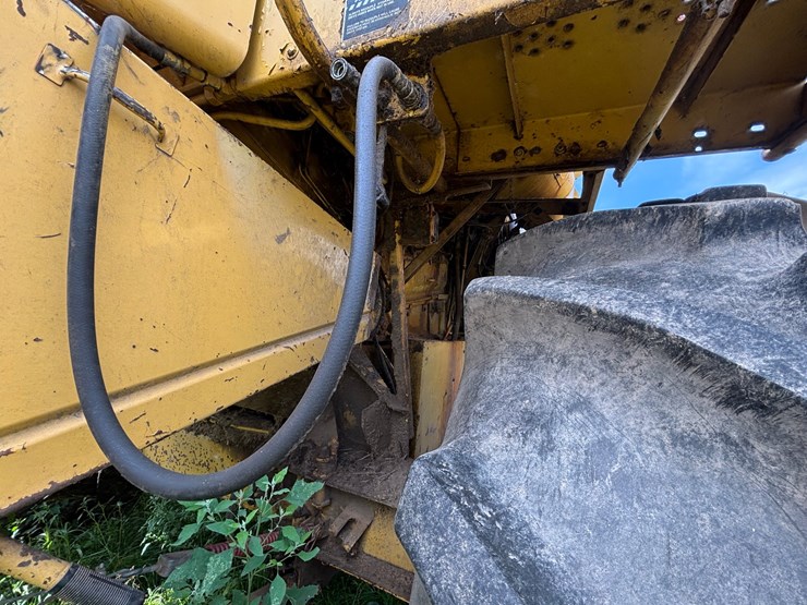 new-holland-tr86-image-25