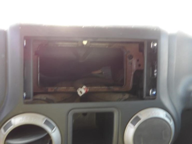 2011-jeep-wrangler-image-24