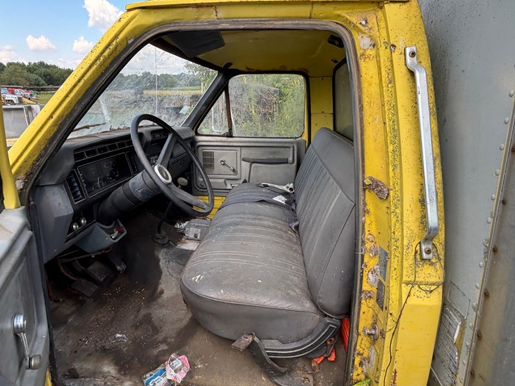 1985-ford-f700-image-13