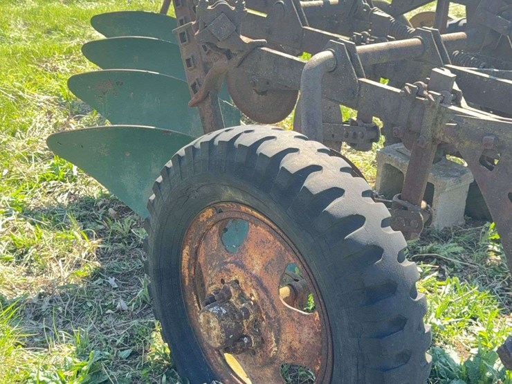 john-deere-16-image-13