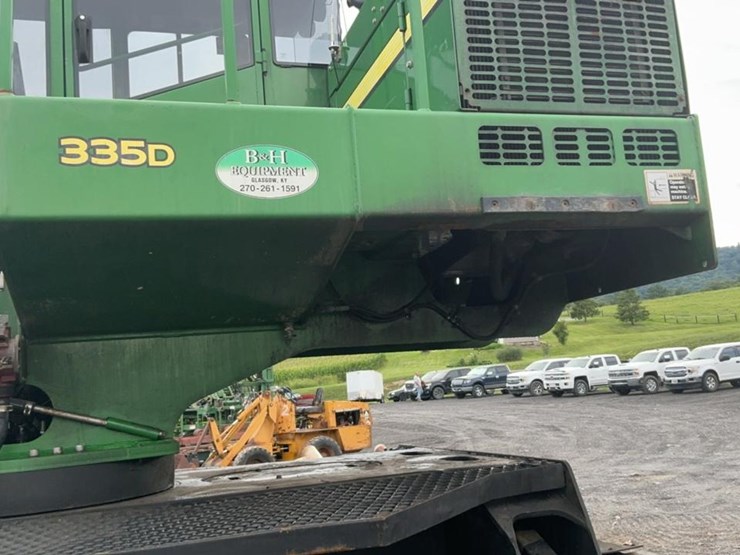 2015-deere-335d-image-54