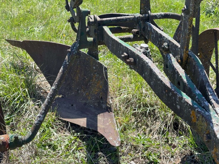 walking-plow-with-steel-wheels-&-trip-lift-image-11