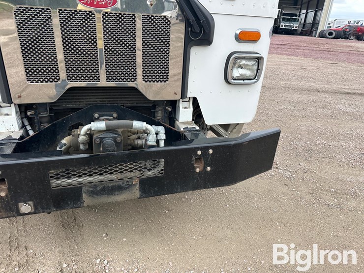 2017-peterbilt-520-image-14