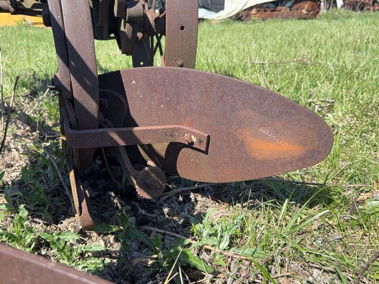 oliver-two-bottom-plow-image-12