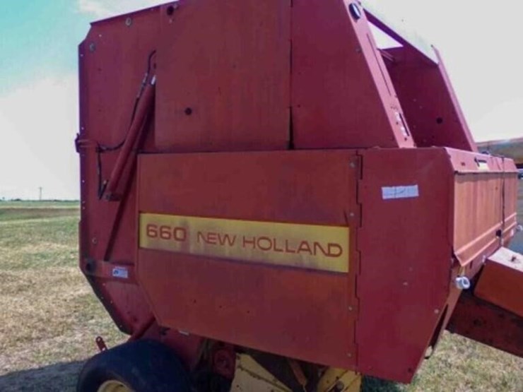 new-holland-660-image-8