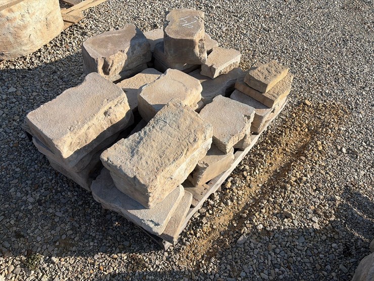 #94-•-pallet-of-precast-stones-image-2