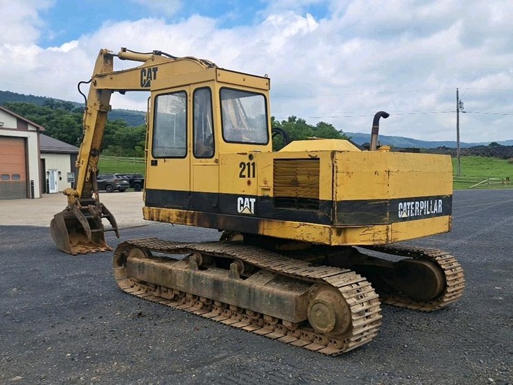 caterpillar-211-image-3