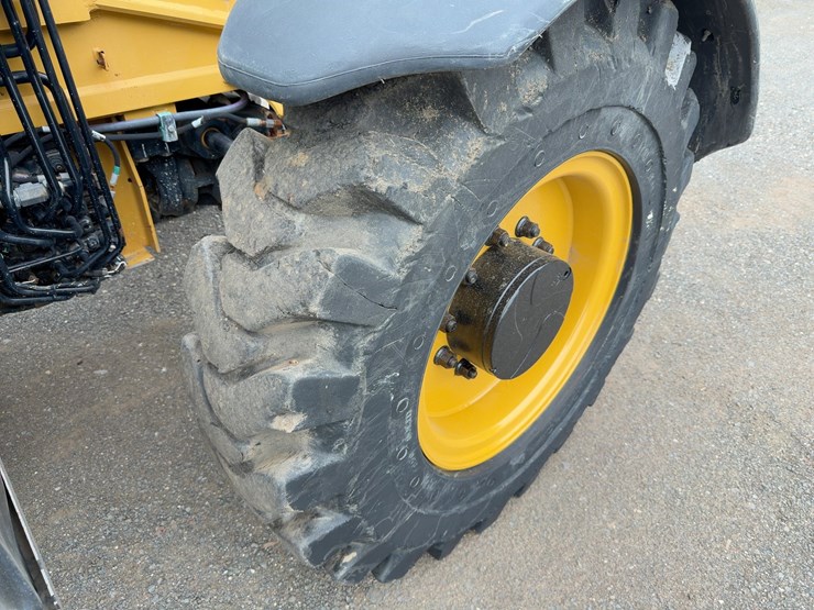 2014-caterpillar-tl943c-image-12