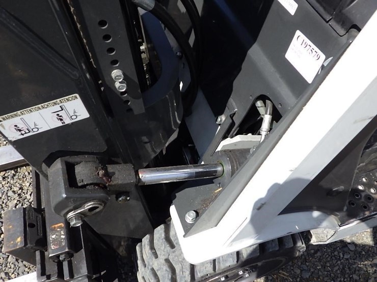unicarriers-mcp1f2a25lv-forklift-image-13
