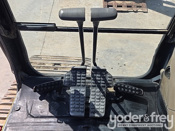 2011-deere-450d-lc-image-84