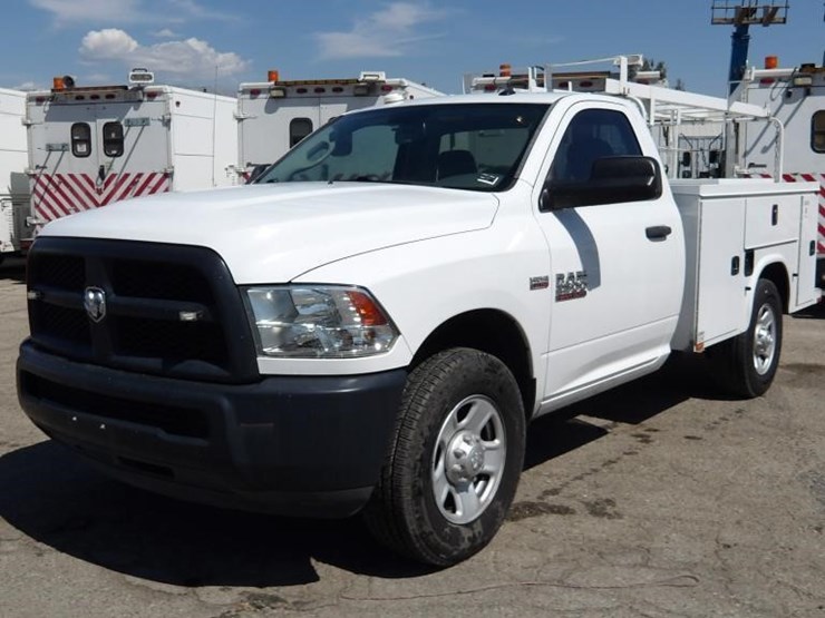 2017-ram-2500-hd-image-2