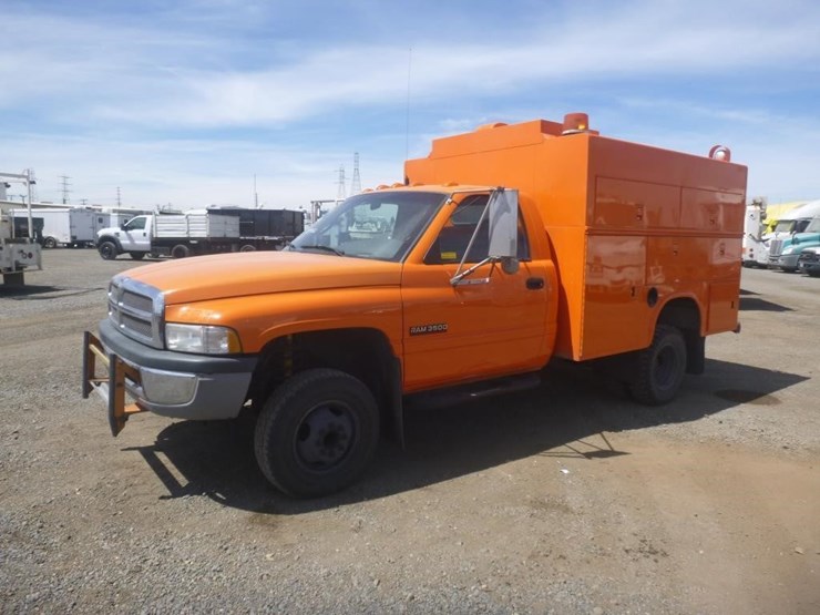 1999-dodge-ram-3500-image-1