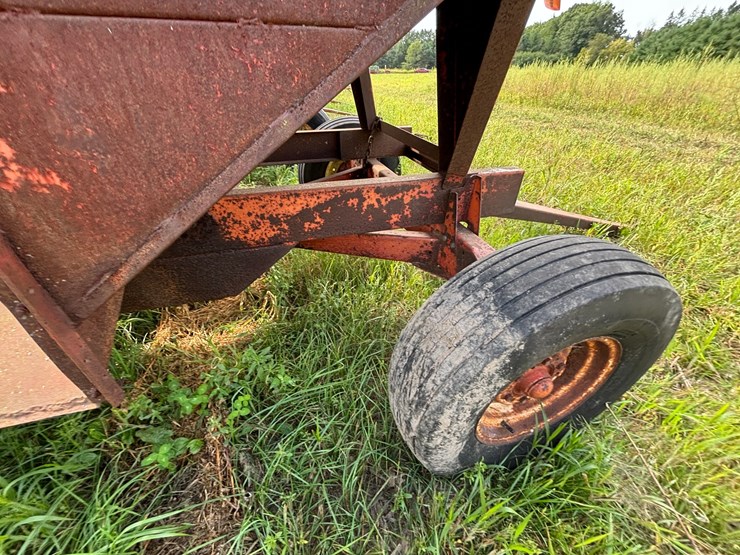 #2644-•-kelly-gravity-box-on-running-gear-image-26