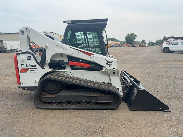 2020-bobcat-t740-image-6