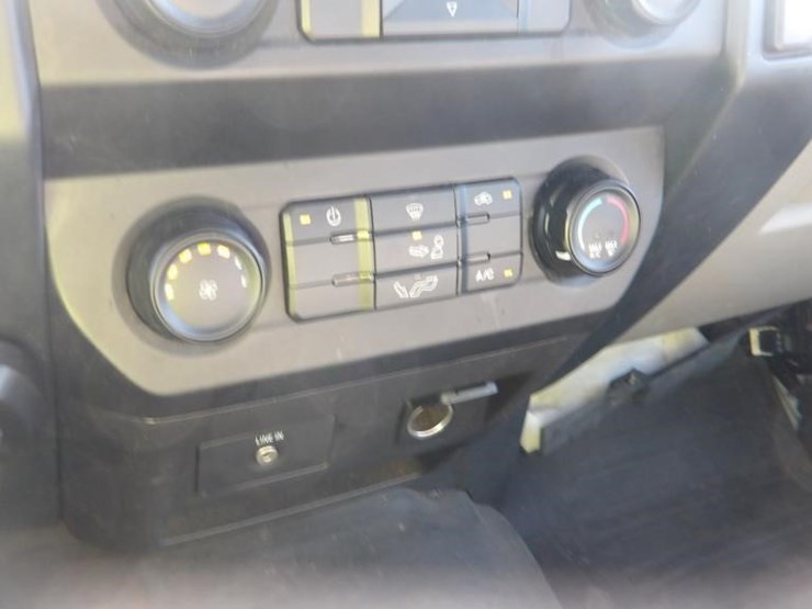 2017-ford-f150-image-26