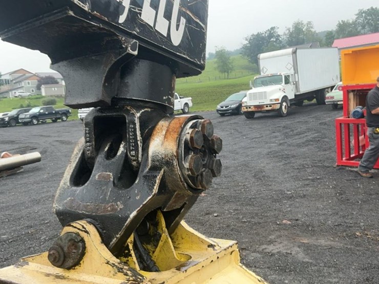 2014-deere-648h-image-63