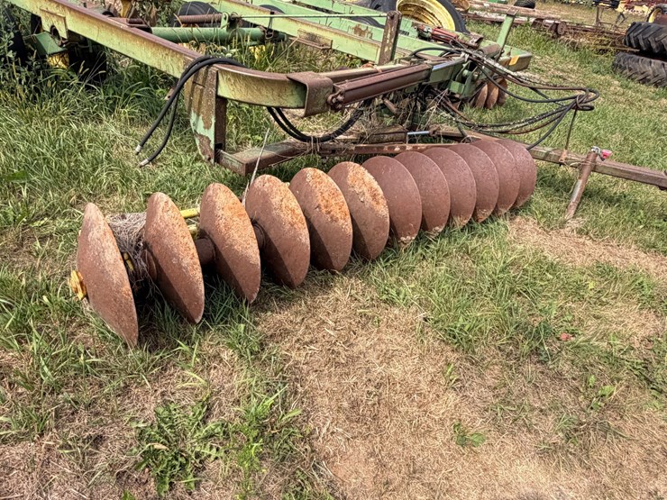 john-deere-220-image-12