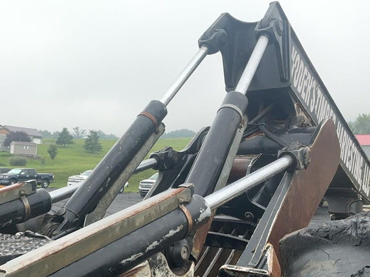 2014-deere-648h-image-50