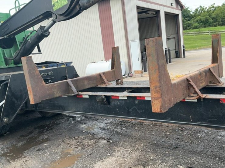 2015-deere-335d-image-40