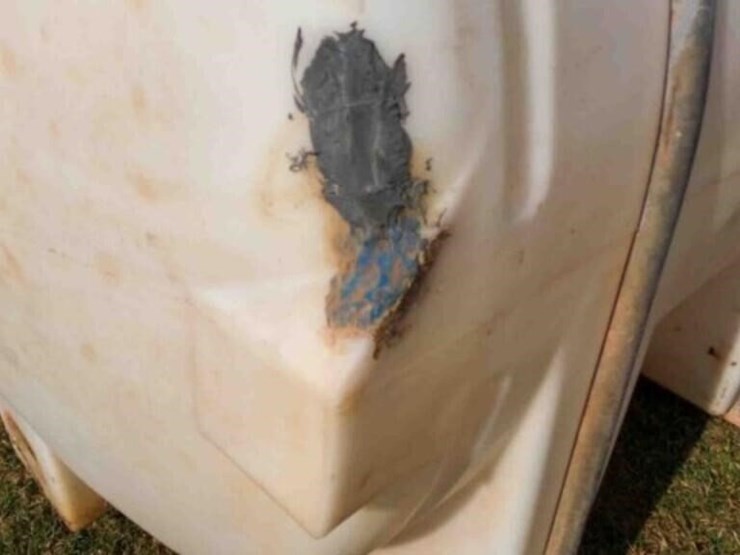 1600-gal-fiberglass-tank,-couple-cracks-fixed-image-3