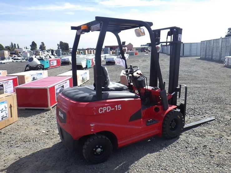 2026-sdlool-d15-electric-forklift-image-3