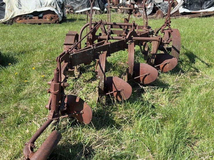 oliver-four-bottom-plow-image-2