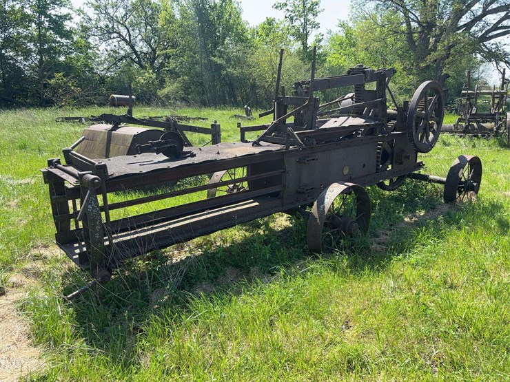 case-bale-press-image-5