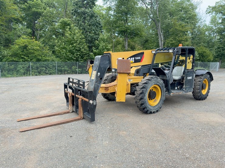 2014-caterpillar-tl943c-image-1